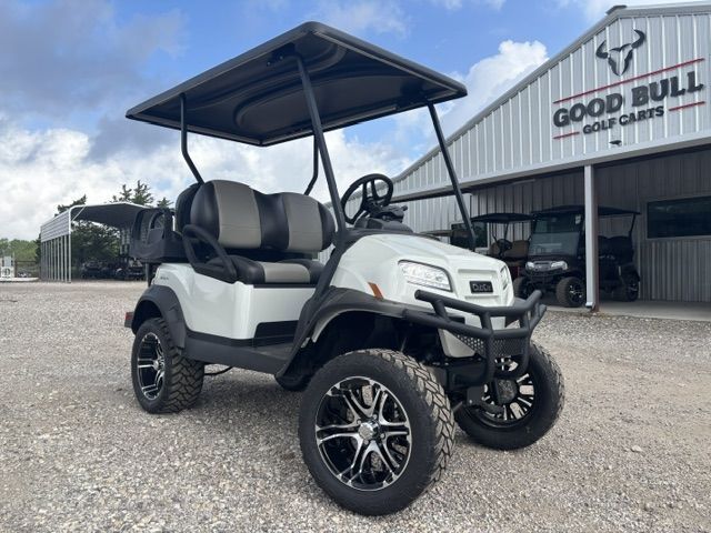 2027 Club Car Onward 4L white Li Club Car