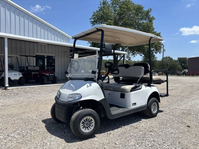 2020 E-Z-GO RXV Elite 4 white E-Z-Go