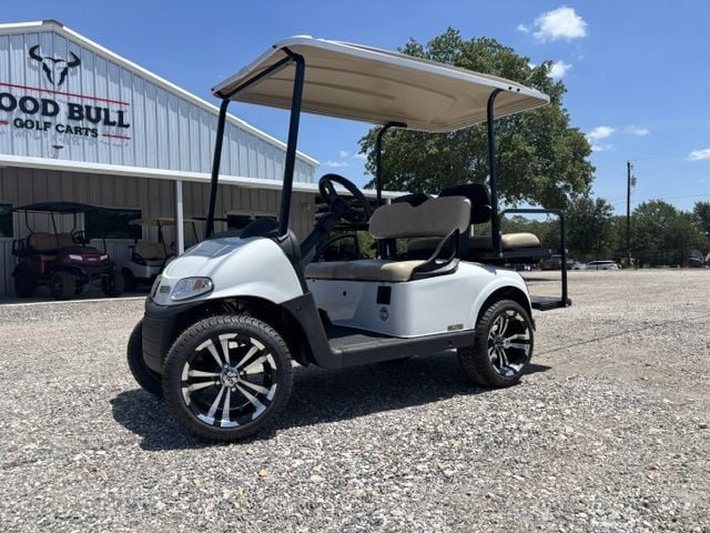 2020 E-Z-GO RXV CPO White/beige E-Z-Go 2020 E-Z-GO RXV CPO White/beige E-Z-Go