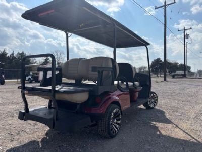 2026 E-Z-GO Express 6 XT - Red E-Z-Go 2026 E-Z-GO Express 6 XT - Red E-Z-Go