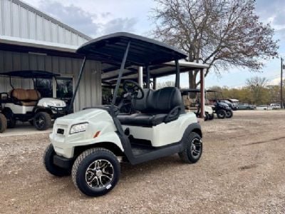 2027 Club Car Onward 2 gas - White/blk Club Car
